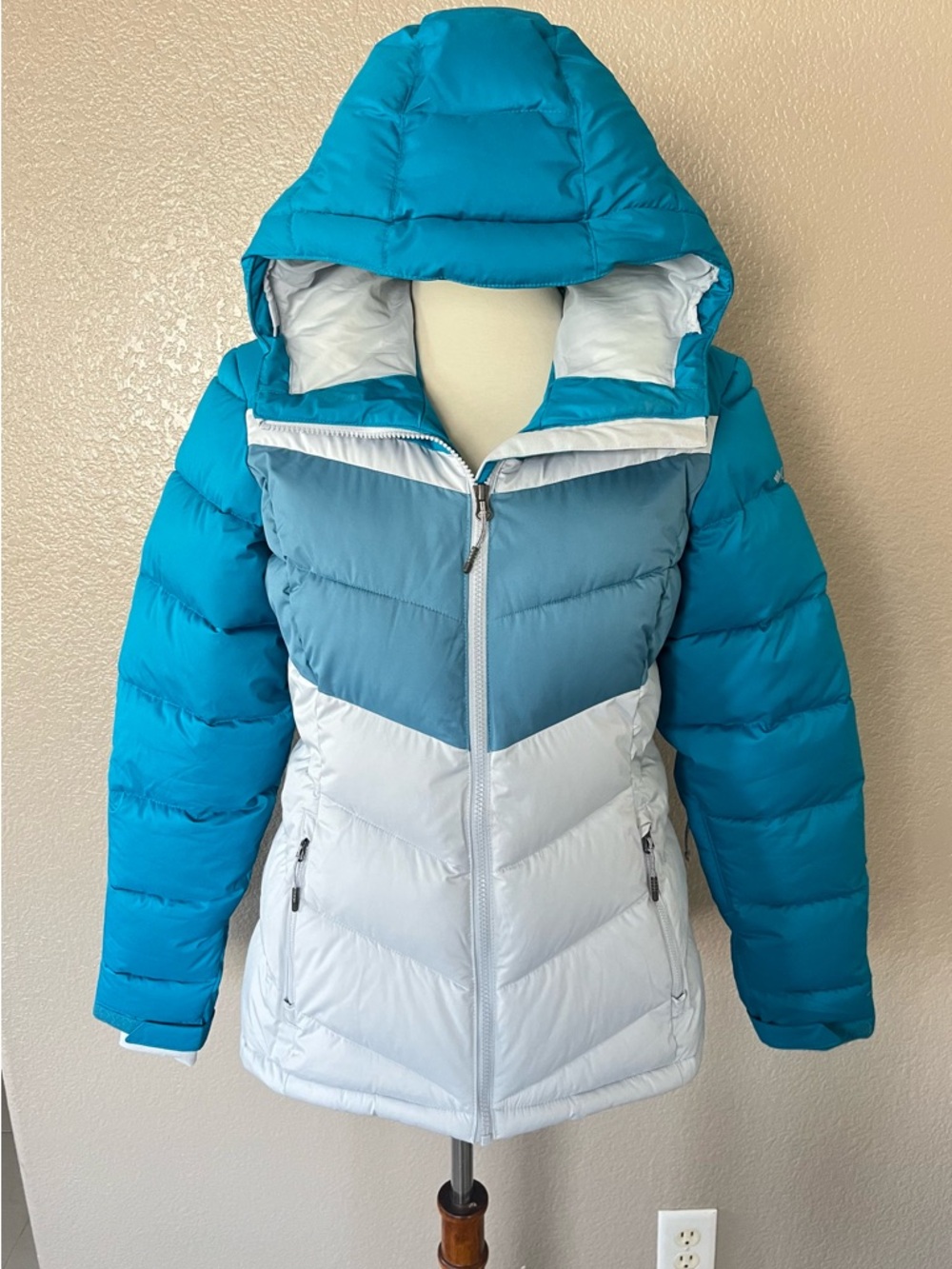 Columbia Women’s ski coat Small